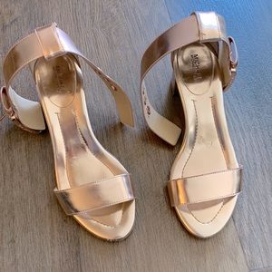 GUC MICHAEL Michael Kors Rose Gold Block Heel Sandals size 7.5